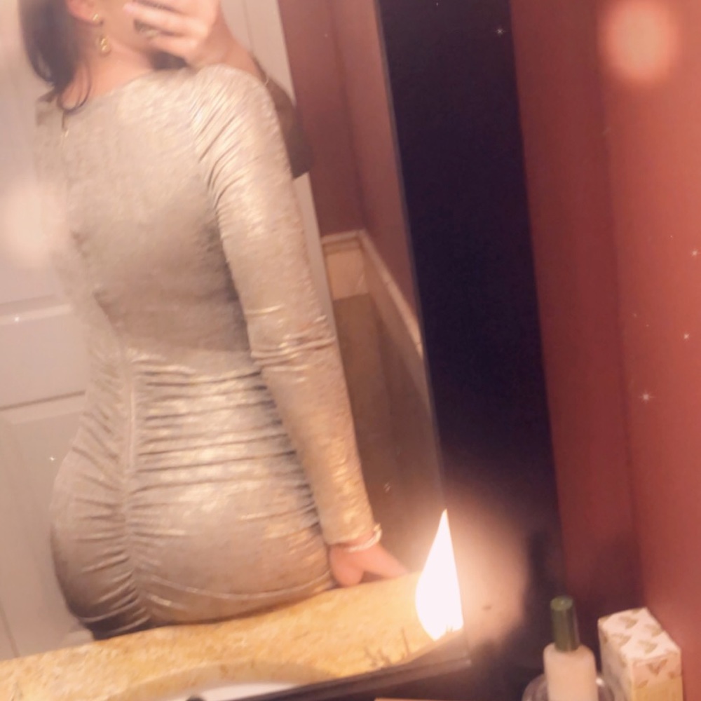 Vince Camuto dress BOOTY flattering